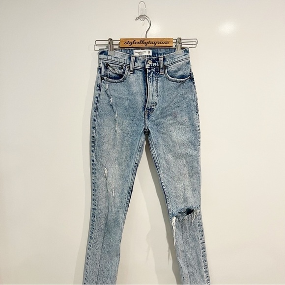 Abercrombie & Fitch 90’s Skinny High Rise Jean - Picture 4 of 8